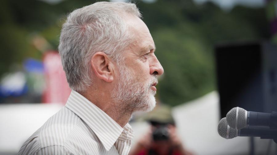 Jeremy-Corbyn-profile-microphone