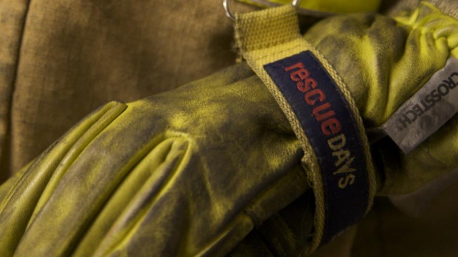 fire-glove-equipment