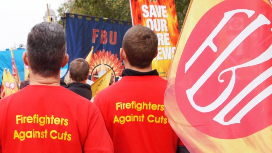 firefighters-against-custs-jumpers-flags-protest