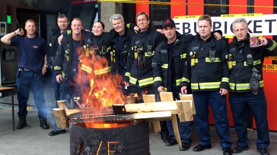 picket-line-fire-2
