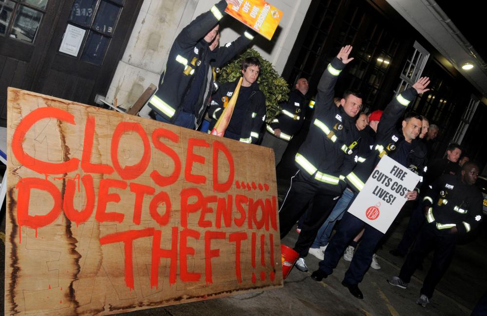 Striking firefighters for pensions 2013