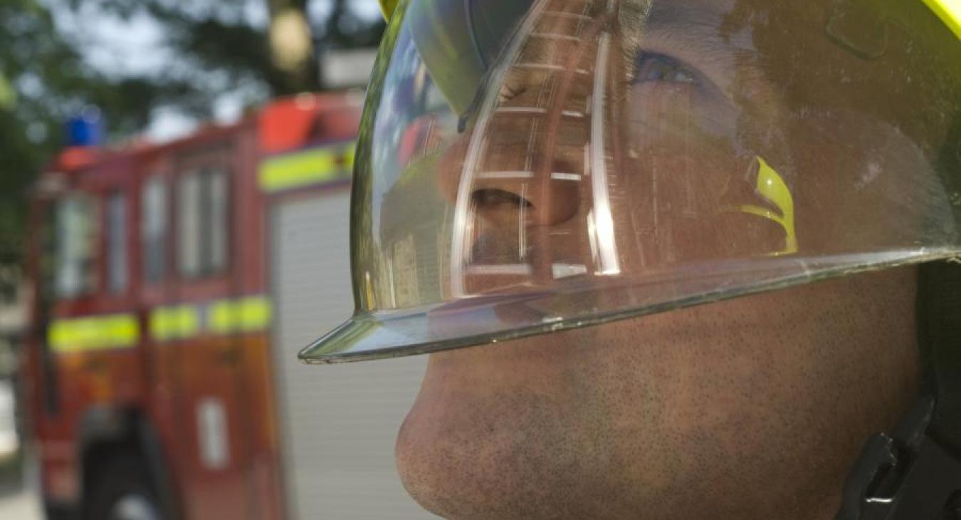 visor helmet looking up