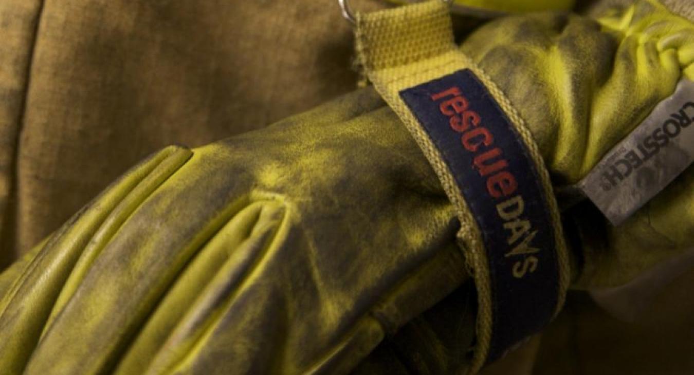 fire-glove-equipment