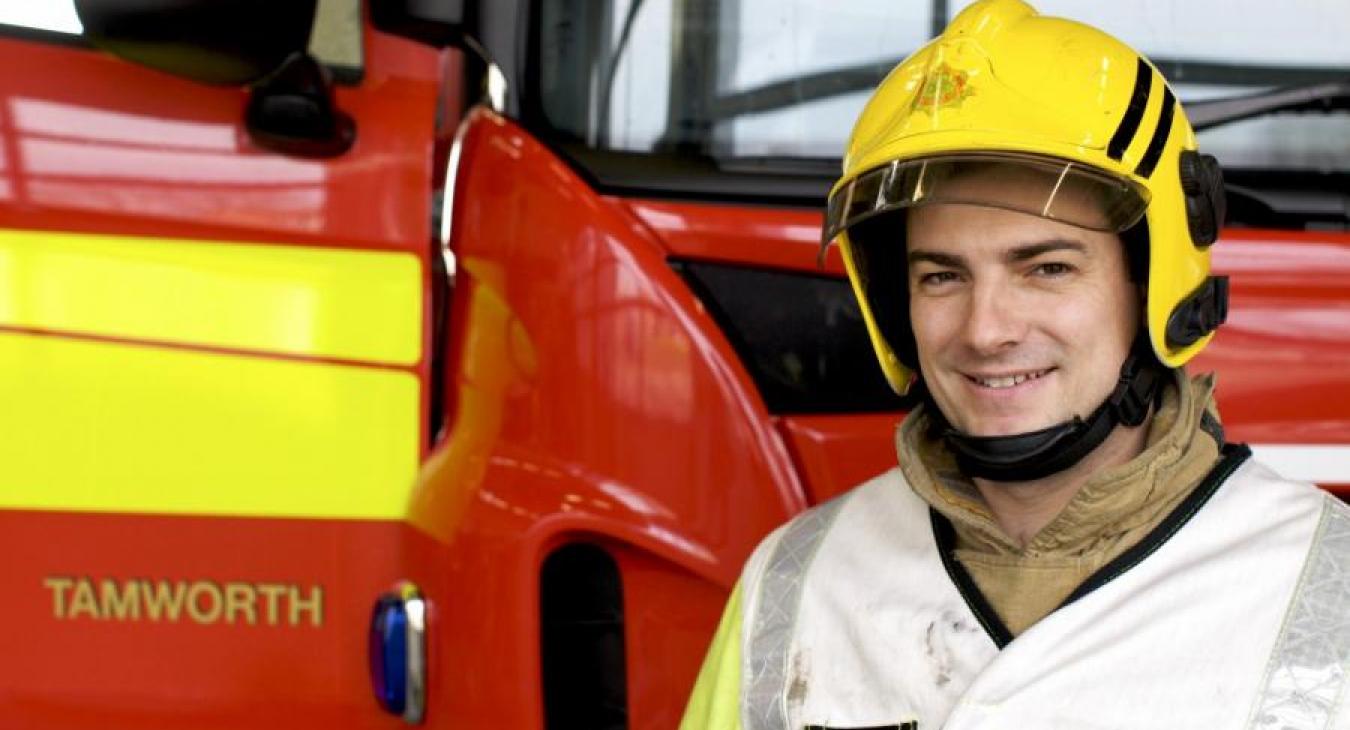 firefighter-helmet-front-engine