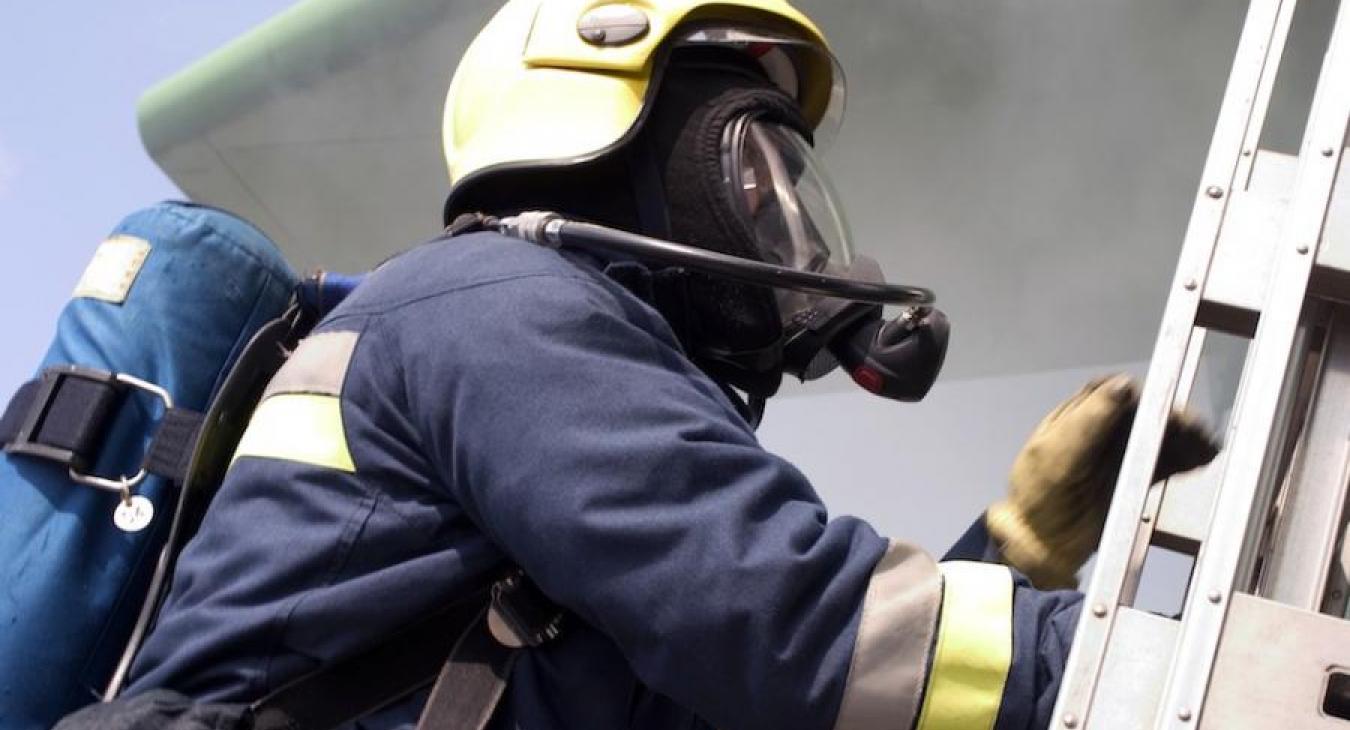 firefighter-mask-ladder